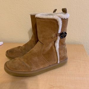 AMERICAN EAGLE brown suede boots